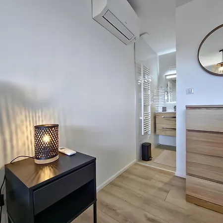 Le Duplex Charme Des Amandiers - Air Conditioning - Sea View アパート *