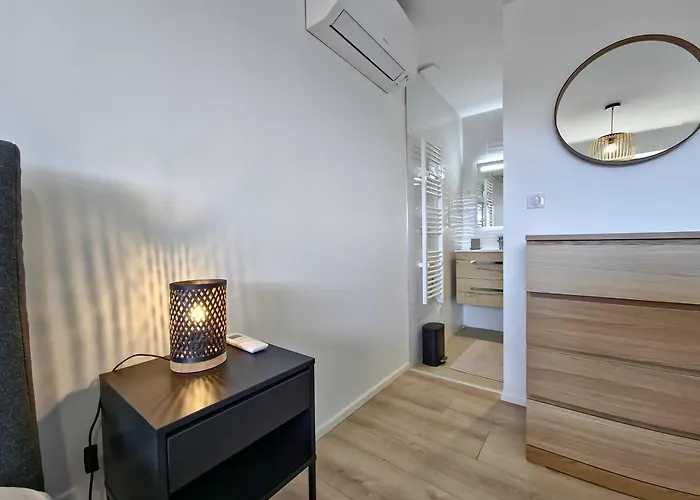 Le Duplex Charme Des Amandiers - Air Conditioning - Sea View アパート *