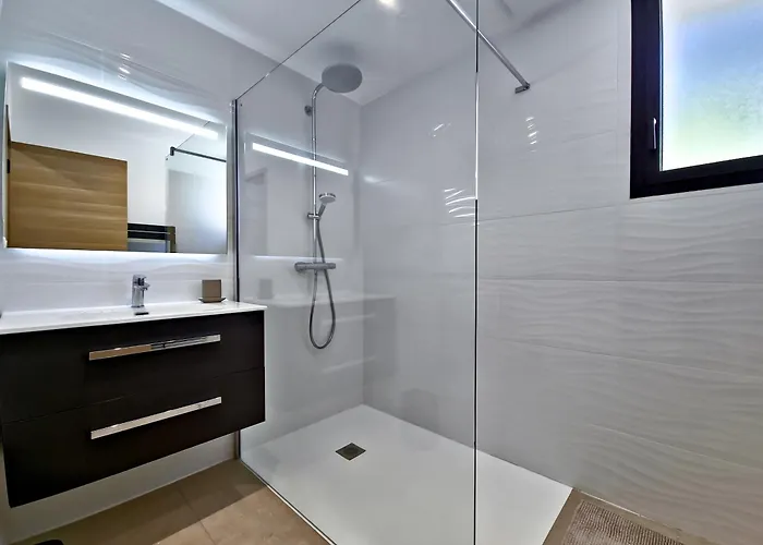 Le Duplex Charme Des Amandiers - Air Conditioning - Sea View アパート ル・ラヴァンドゥー